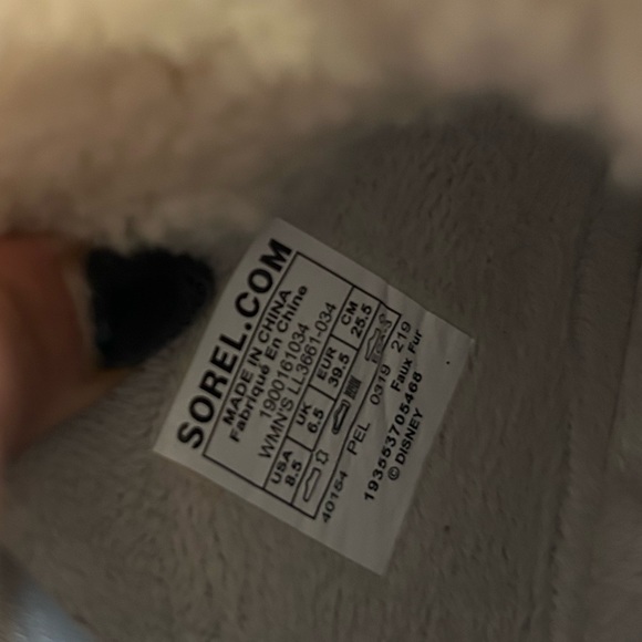 Disney X Sorel | Out N About plus Frozen - Picture 6 of 6